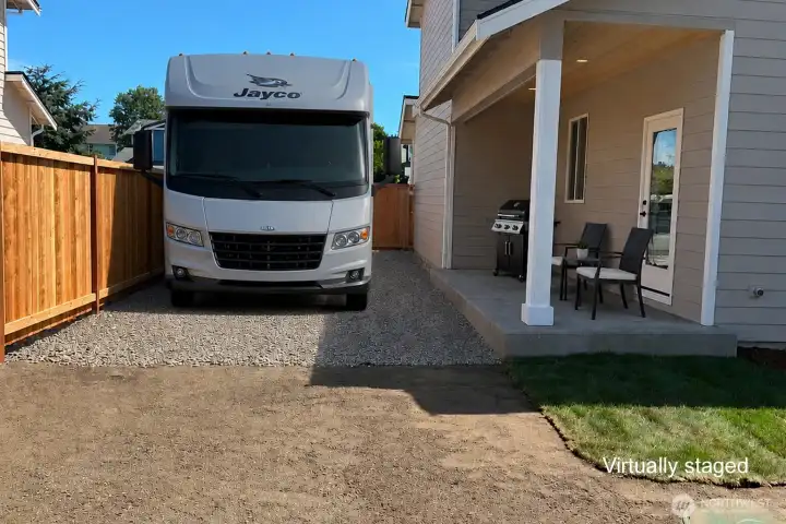 fully fenced back yard, RV, boat, trailer parking fully fenced back yard, RV, boat, trailer parking