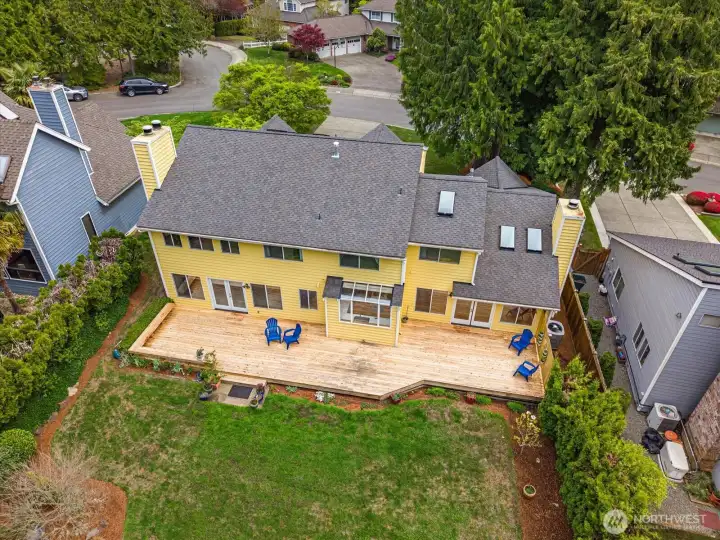 Great entertaining deck! Front and back lawn was recently thatched, aerated and seeded.