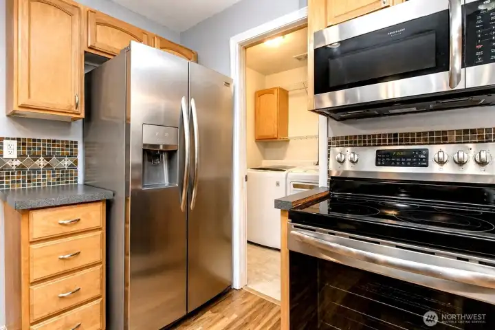Kitchen appliances included