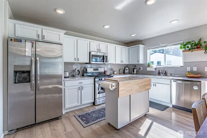 Open concept - beautiful kitchen!