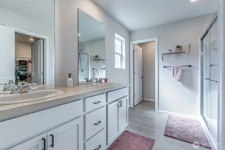 Primary bath ensuite