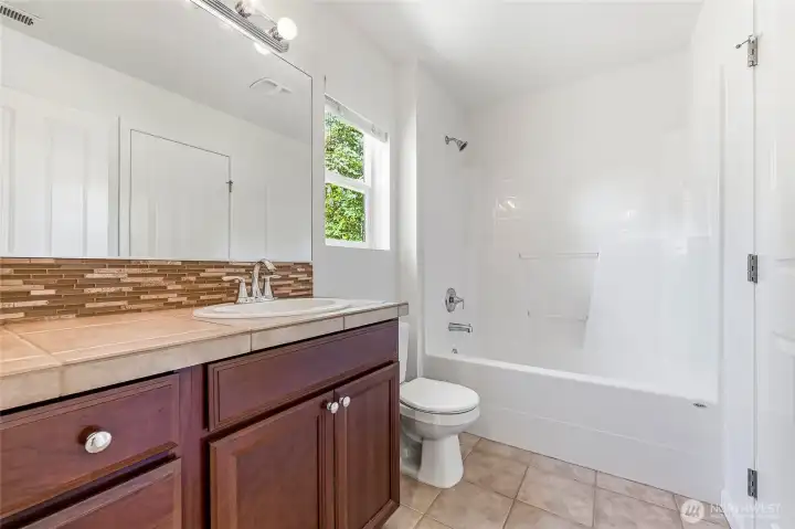 2nd bathroom upstairs