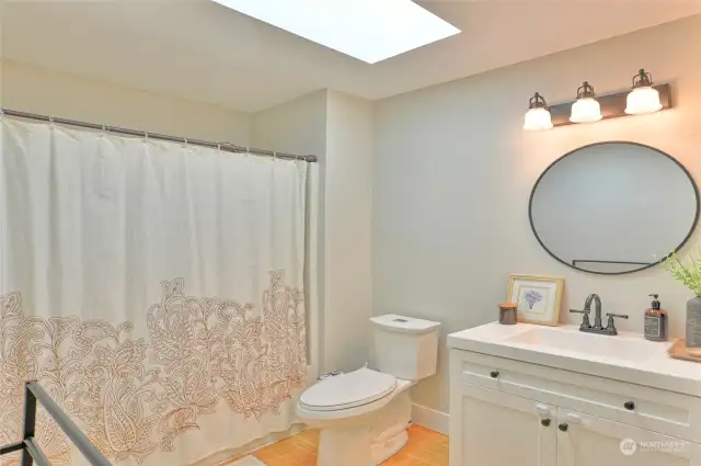 Upstairs hall full bath with bidot