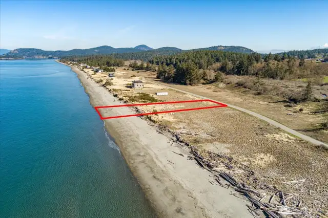 Buyer to verify private tideland boundary lines.