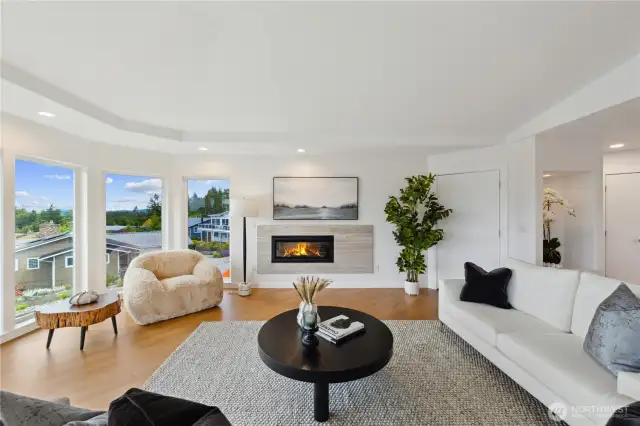Gas fireplace to keep the room warm and add a special ambiance throughout the cool months
