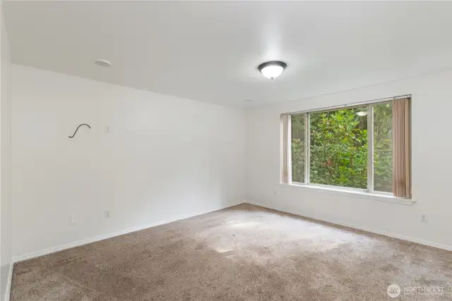 Unstaged primary bedroom
