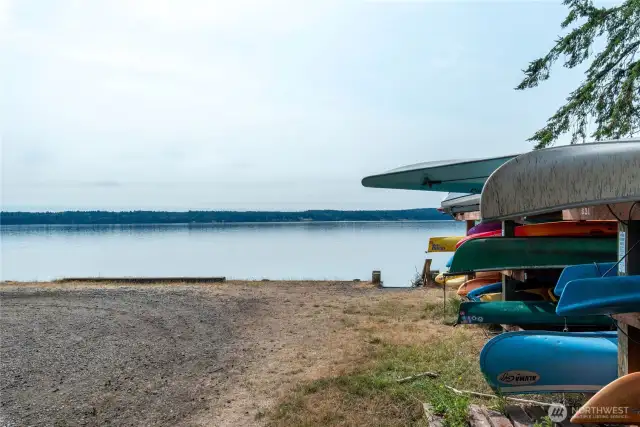 Community kayaks with beach access