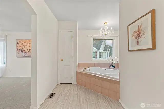 Primary 5 piece ensuite with soaking tub