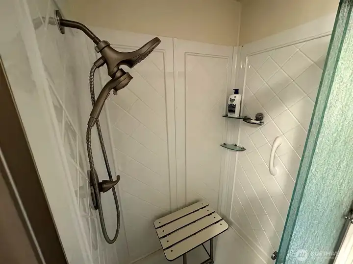 Shower with bench