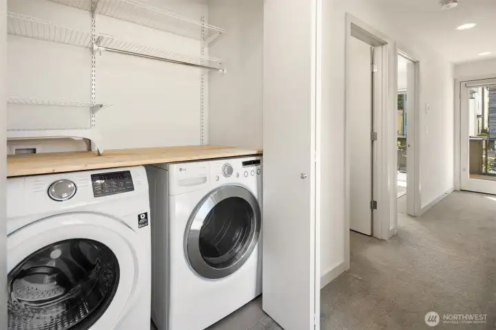 Upstairs washer/dryer