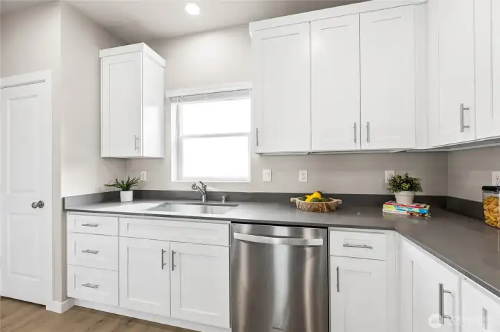 Photos are for representation only.  Features, colors and selections may differ from photograph. See site agent for details.