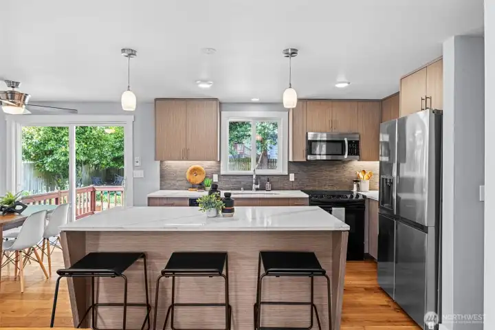 Ceiling fan, pendant lighting, and new oven on it's way!