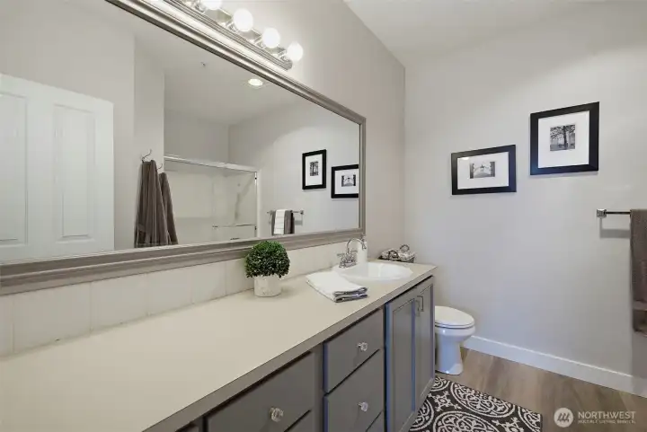 Plenty of countertop! Plenty of countertop!