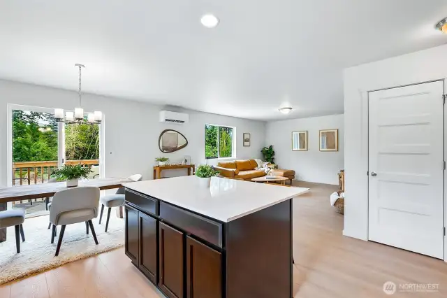 Photographs are for illustrative purposes only. Features, finishes, interior/exterior colors, landscaping and floorplan shown may vary from actual homes built.