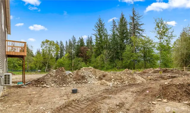 Photographs are for illustrative purposes only. Features, finishes, interior/exterior colors, landscaping and floorplan shown may vary from actual homes built.