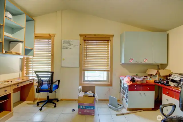 Office above garage/shop