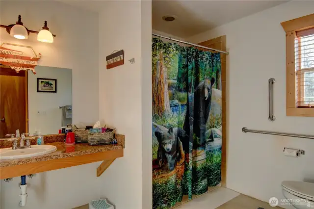 Bunkhouse bathroom 2 with walk-in shower