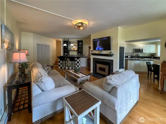 Open and inviting living area with space for everyone to enjoy.
