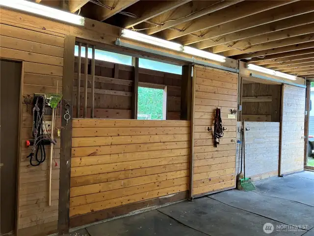 4-stall barn with 2x12 stall dividers