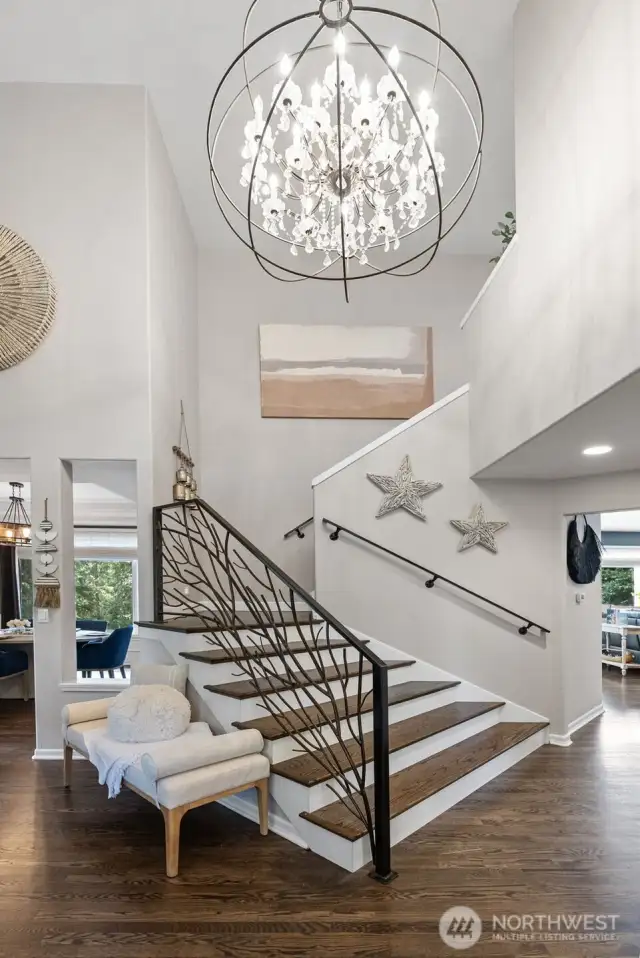 Wow! Beautiful statement entry leads up to the 2nd floor
