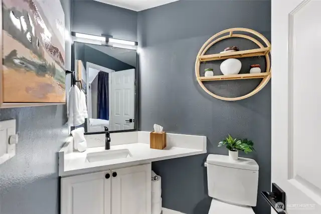 Private bath attached to the 2nd bedroom