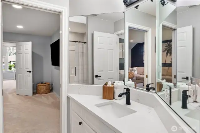 Full bath for the 3rd & 4th bedrooms to share