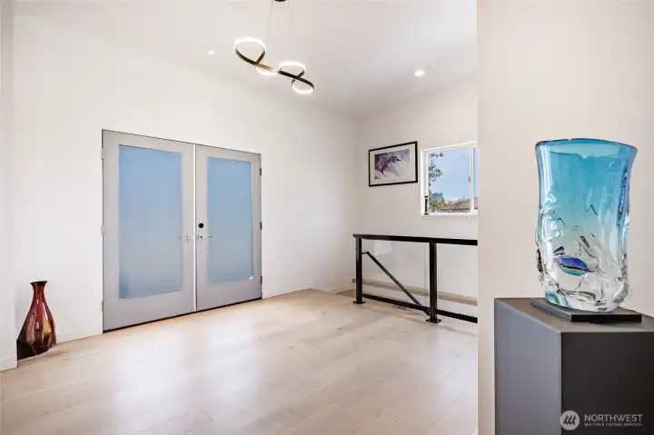 Spacious entry