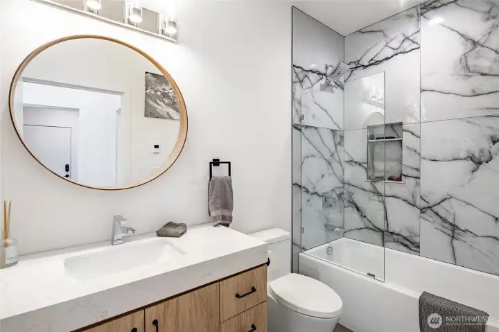 Main level guest bath