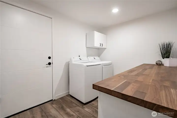 Lower level laundry