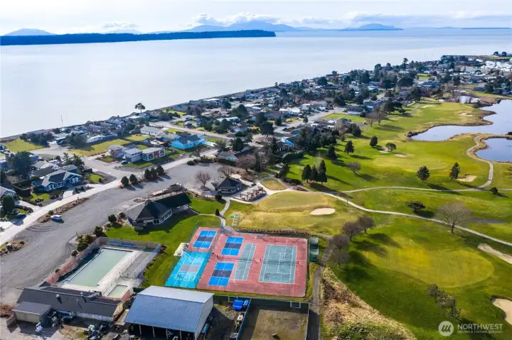 Community pool, pickleball/tennis