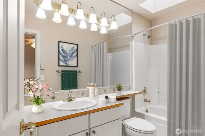 Upper Floor Full Bath