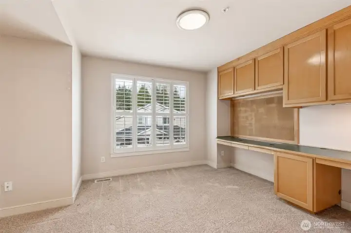 Upper Floor Den/Office/Flex Space