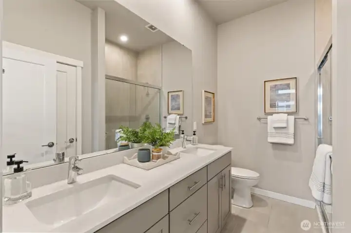 2nd primary bedroom with attached bathroom