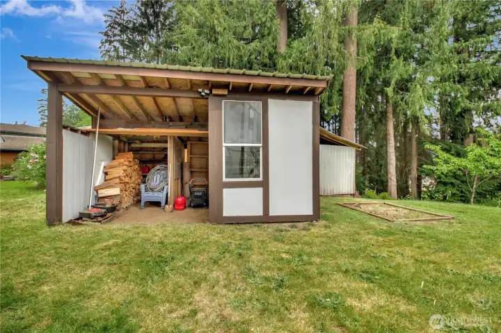 Detached storage and wood shed is so handy