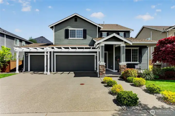 Welcome Home! 4 Bed + Office + Bonus Room + 3 Car Oversized Garage