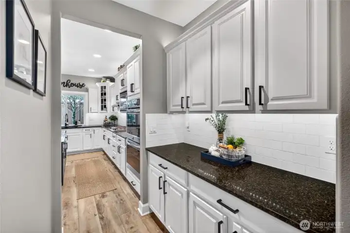 Quickly pass through from the kitchen to the formal dining room.