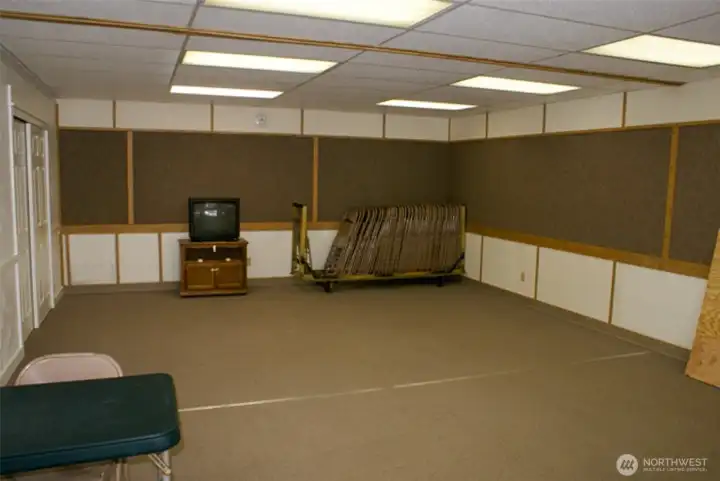 Clubhouse gathering room