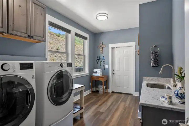 Laundry/Mudroom
