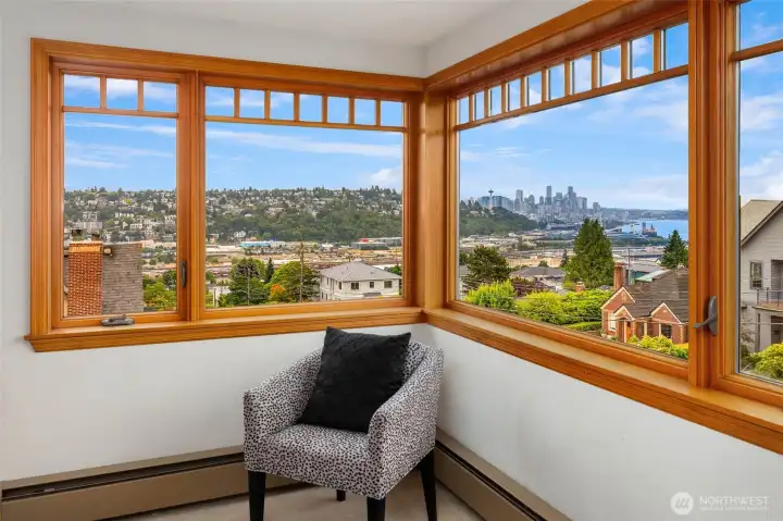 Views from spacious upstairs bedroom. Views from spacious upstairs bedroom.