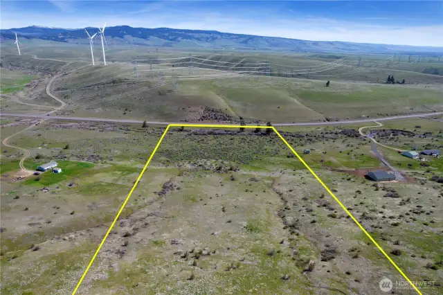 Lot lines shown in the photo are for reference purposes only and may not accurately depict the exact property boundaries