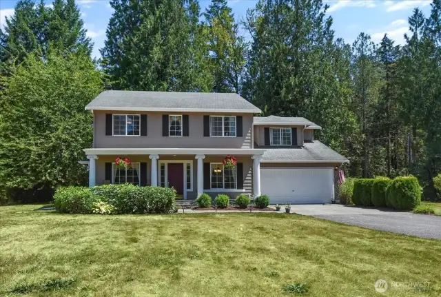 Enjoy Country Living Yet Be Close To The City!  10 min to Carnation or Duvall, 15 min. to Trilogy/Redmond shopping are and < 30 minutes to Downtown Redmond.