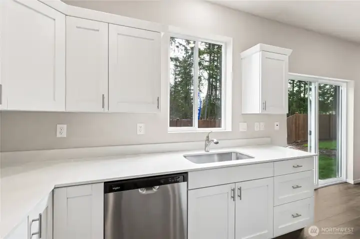 Photo's are for representational purposes only. Colors and finishes may differ.