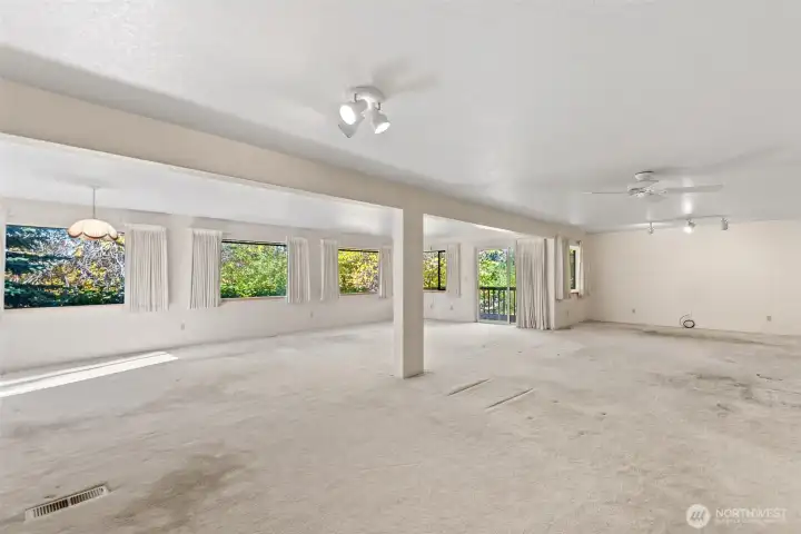 Living Room/ Rec area