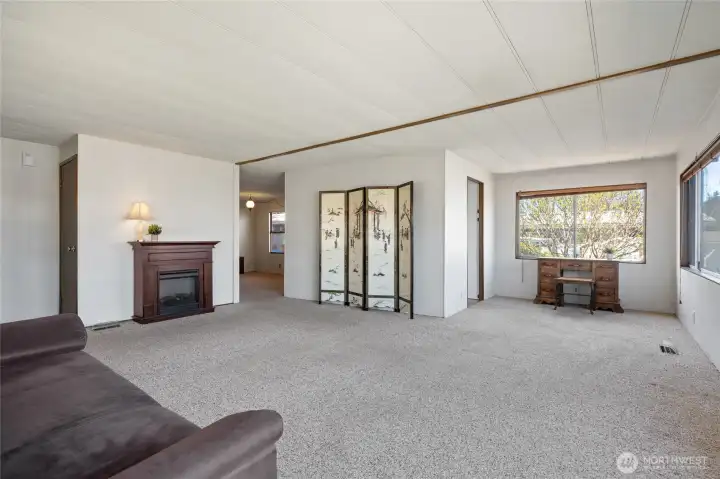 Versatile space off the kitchen.