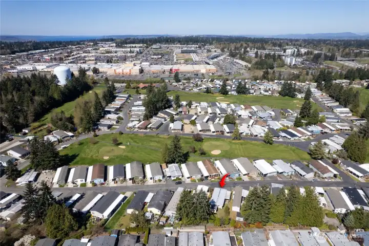 This park is just minutes away from restaurants and shopping centers!