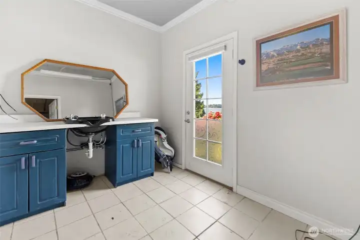 Salon or office