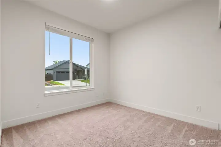 Front Bed/Office