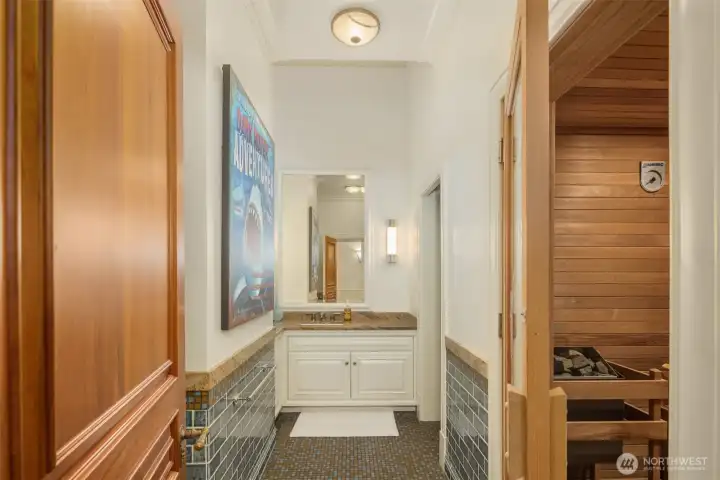 Lower bathroom perfectly located by the pool & sauna. Lower bathroom perfectly located by the pool & sauna.
