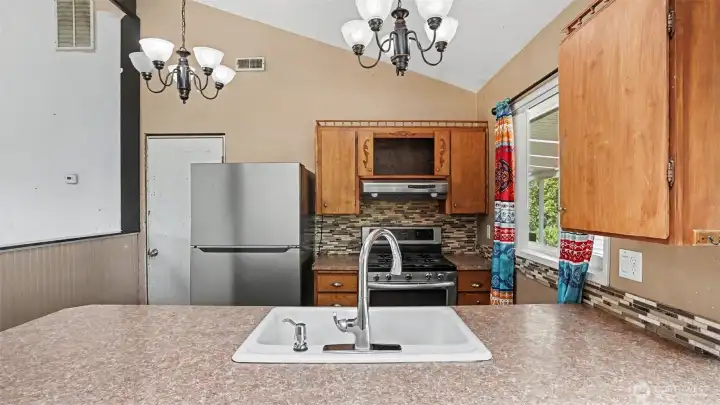 Door leads to the bonus room.