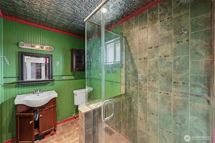 3/4 ensuite bathroom